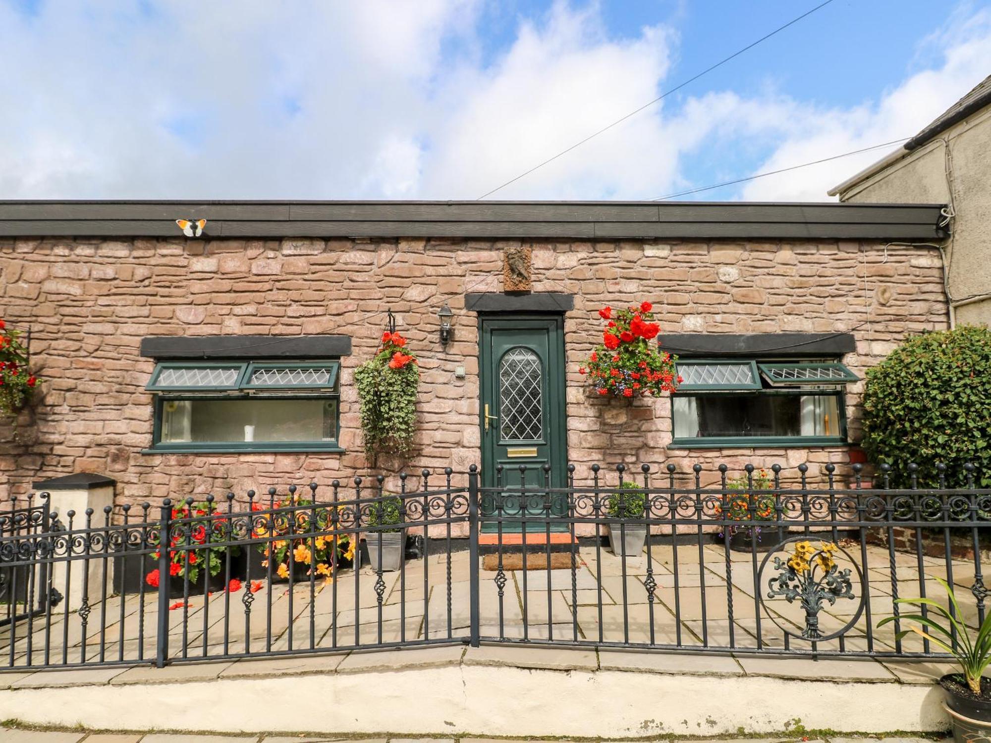 Ffynnonlwyd Cottage Llangynin Exterior foto